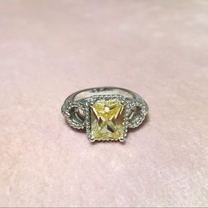Jewelry - Size 8 Canary Yellow Cocktail Ring Jewelry - Size 8 Canary Yellow Cocktail Ring